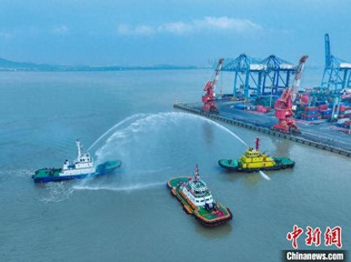 華南地區(qū)首艘純電動拖輪交付入列